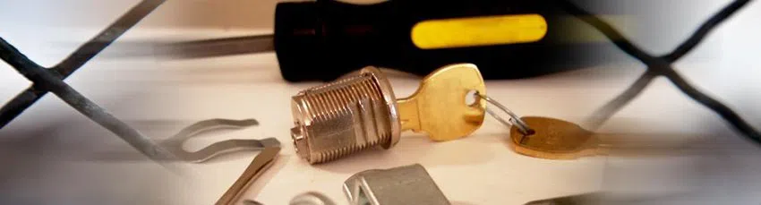 Community Locksmith Store Boca Raton, FL 561-692-4692 - changing-locks
