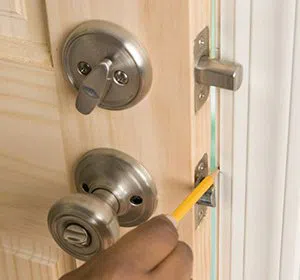 Community Locksmith Store Boca Raton, FL 561-692-4692 - unlock-door